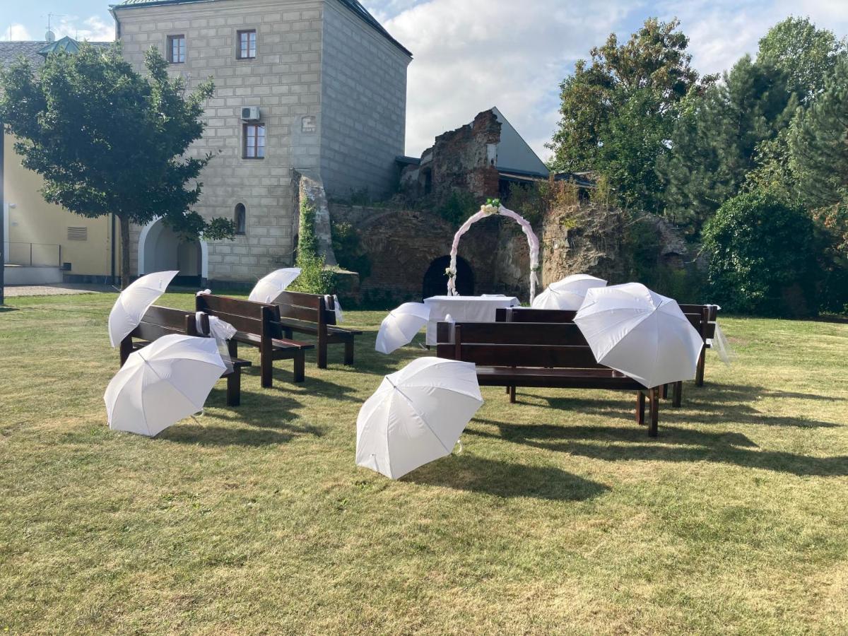 Penzion A Pivnice Varna Velká Bystřice Exterior foto
